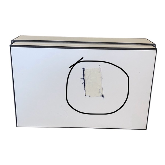 Authentic CHANEL White/Black Small Gift Box & Envelope - Picture 3 of 8